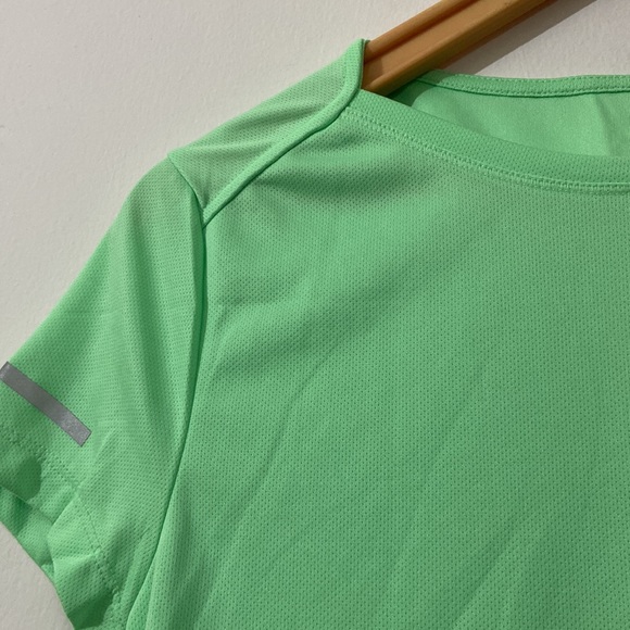 ADIDAS DRY FIT WORKOUT RUNNING TEE - Picture 4 of 7